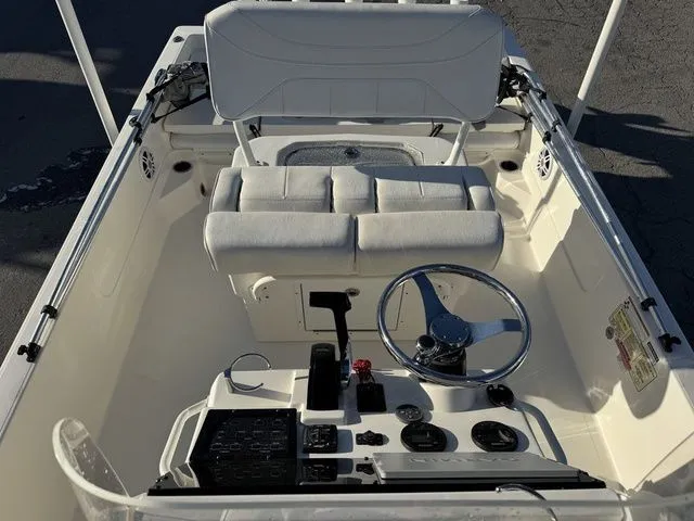 Slide: The Image of Skeeter SX230 2022 - 26