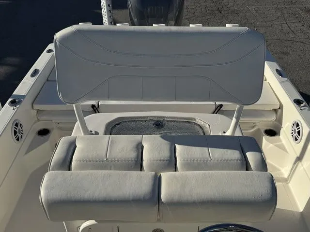 Slide: The Image of Skeeter SX230 2022 - 28