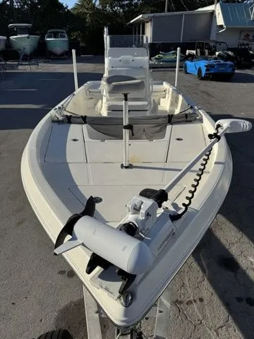 Slide: The Image of Skeeter SX230 2022 - 3