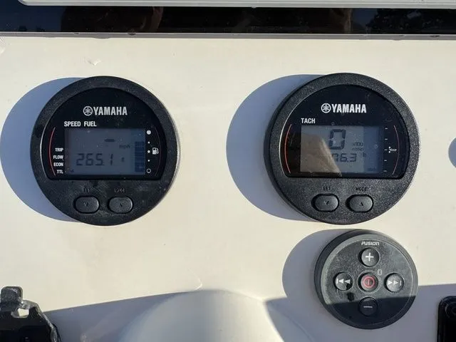 Slide: The Image of Skeeter SX230 2022 - 33