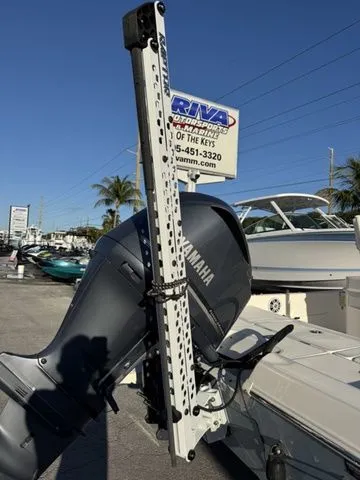 Slide: The Image of Skeeter SX230 2022 - 35