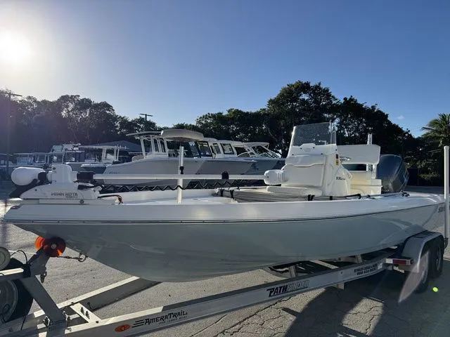 Slide: The Image of Skeeter SX230 2022 - 4