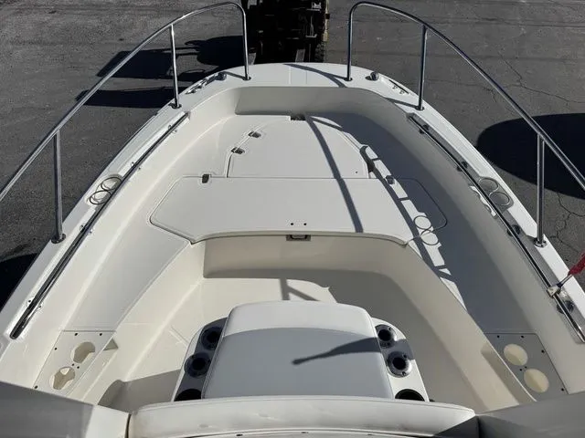 Slide: The Image of Boston Whaler 210 Dauntless 2016 - 20