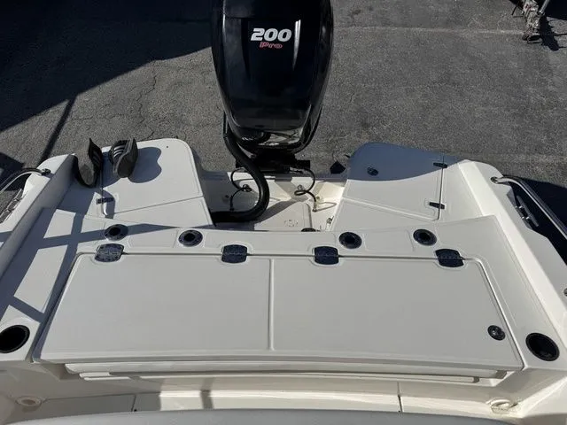 Slide: The Image of Boston Whaler 210 Dauntless 2016 - 21