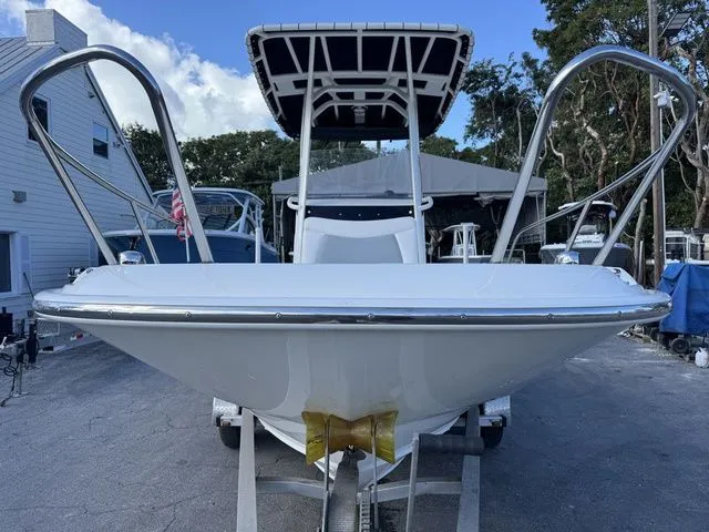 Slide: The Image of Boston Whaler 210 Dauntless 2016 - 3