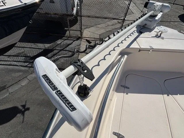 Slide: The Image of Grady-White Advance 257 2005 - 18