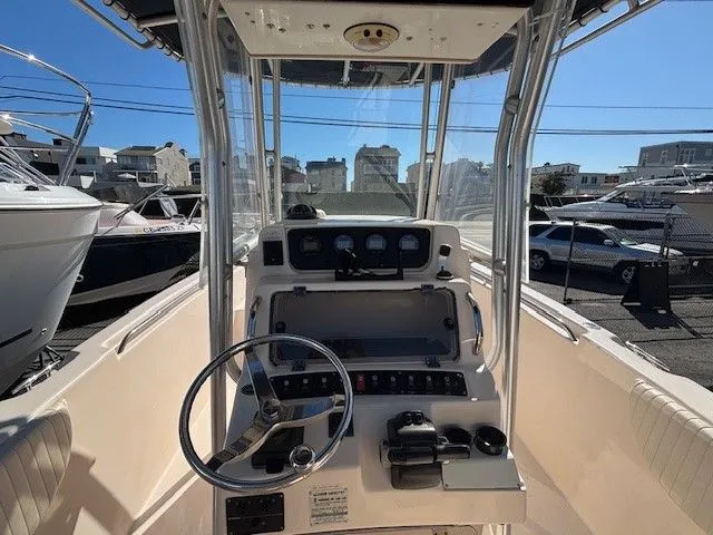 Slide: The Image of Grady-White Advance 257 2005 - 22