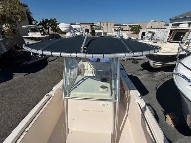 Slide: The Image of Grady-White Advance 257 2005 - 24