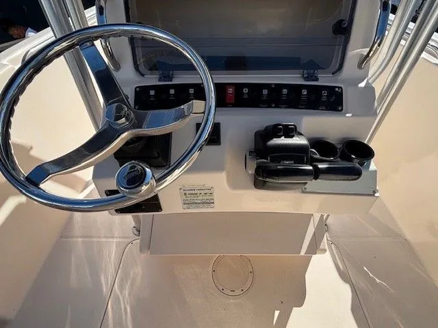 Slide: The Image of Grady-White Advance 257 2005 - 25