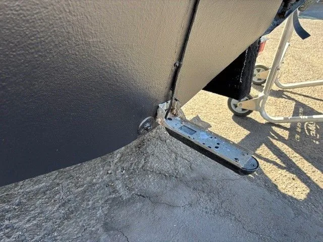 Slide: The Image of Grady-White Advance 257 2005 - 29