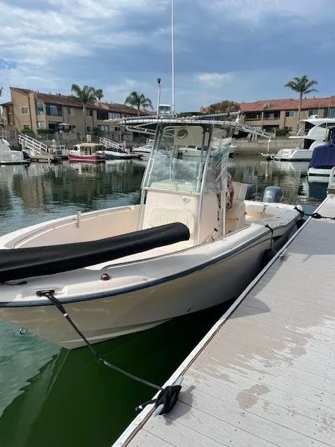 Slide: The Image of Grady-White Advance 257 2005 - 3