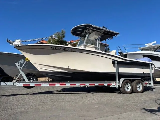 Slide: The Image of Grady-White Advance 257 2005 - 37