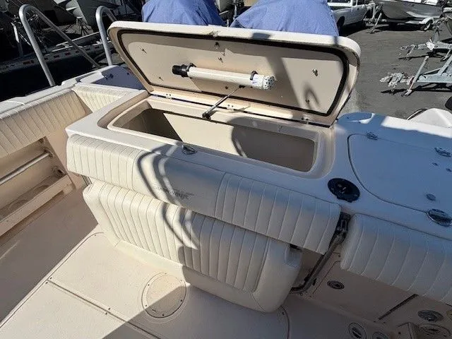 Slide: The Image of Grady-White Advance 257 2005 - 6