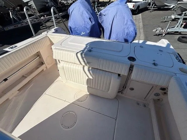 Slide: The Image of Grady-White Advance 257 2005 - 8