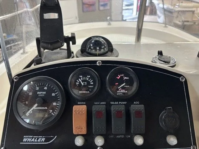 Slide: The Image of Boston Whaler 17 Montauk 2003 - 6