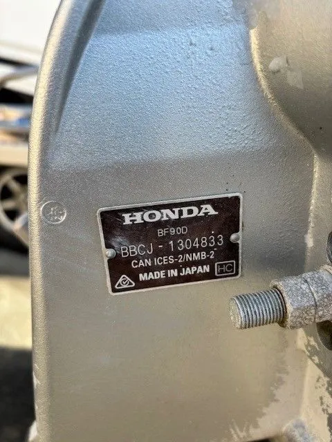 Slide: The Image of Boston Whaler 17 Montauk 2003 - 7