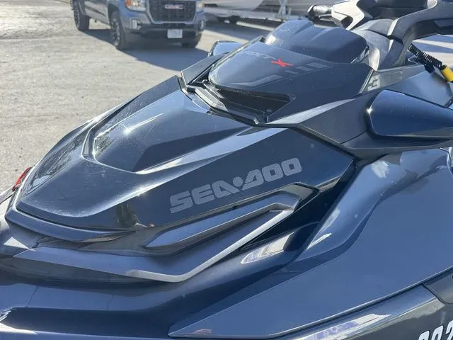 Slide: The Image of Sea-Doo RXT®-X® 300 Premium Triple Black 2022 - 12