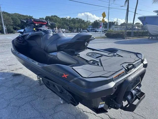 Slide: The Image of Sea-Doo RXT®-X® 300 Premium Triple Black 2022 - 6