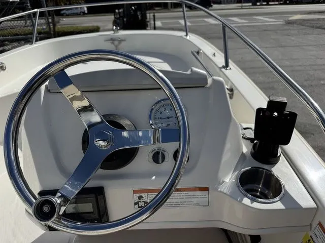 Slide: The Image of Boston Whaler 130 Super Sport 2021 - 12