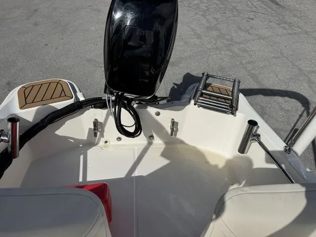 Slide: The Image of Boston Whaler 130 Super Sport 2021 - 14