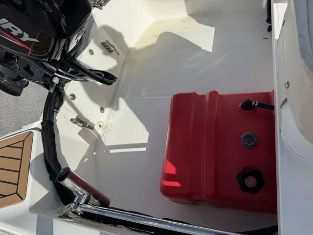Slide: The Image of Boston Whaler 130 Super Sport 2021 - 15