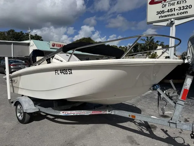 Slide: The Image of Boston Whaler 130 Super Sport 2021 - 2