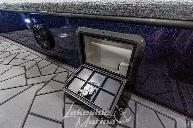 Slide: The Image of Recon 2085 Tiller 2024 - 22