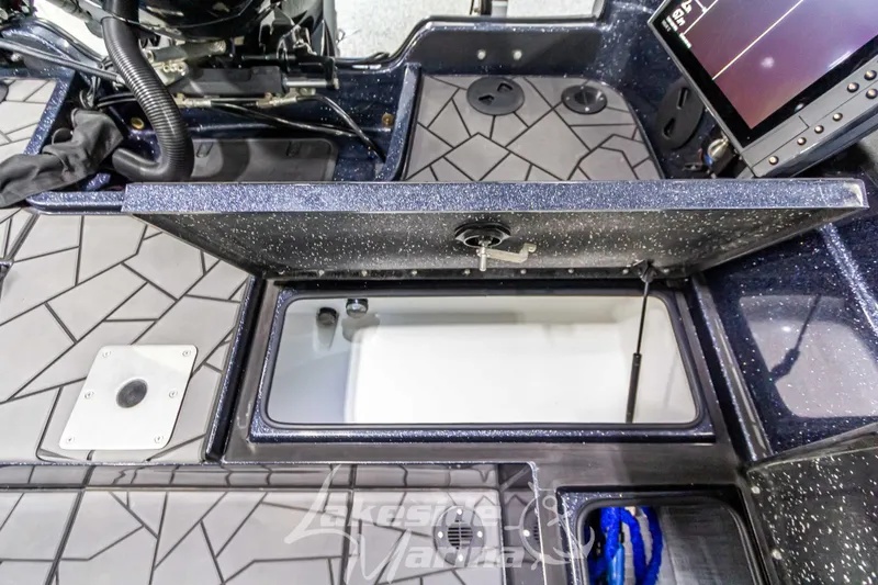 Slide: The Image of Interior view of Recon 2185 SC boat, model 2024. - 19