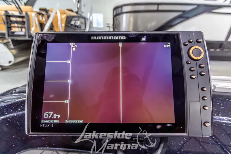 Slide: The Image of Humminbird sonar on Recon 2185 SC, 2024 model, at Lakeside Marina. - 22