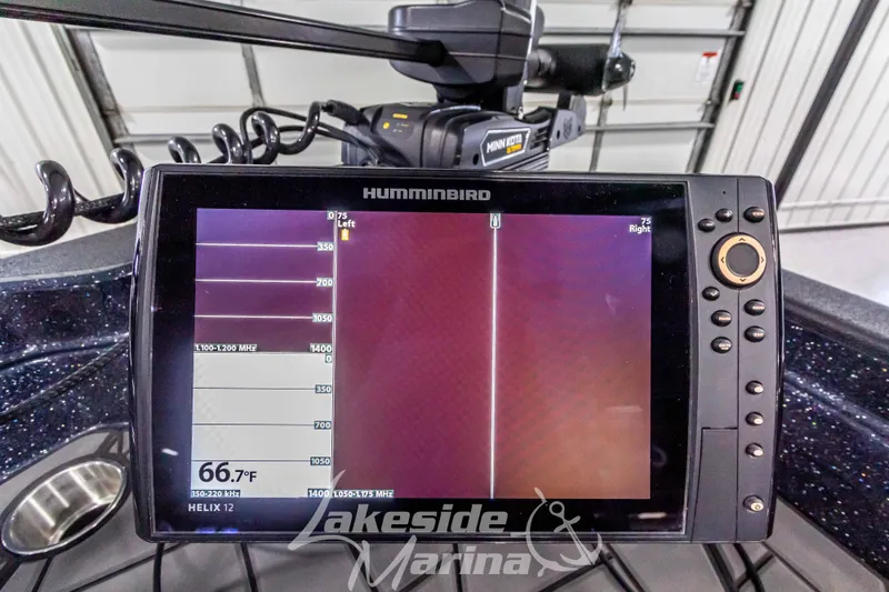 Slide: The Image of Humminbird fish finder on Recon 2185 SC, 2024 model. - 40