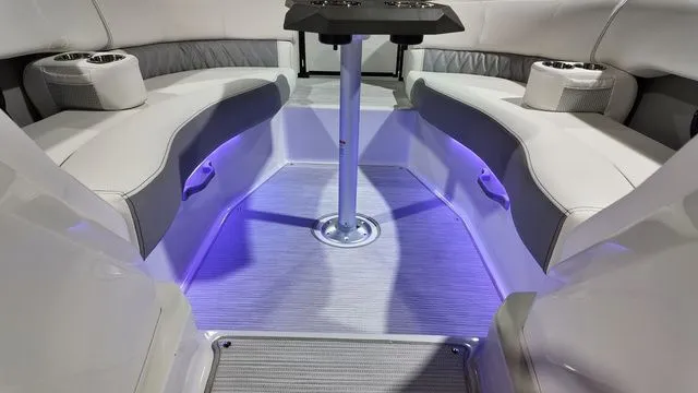 Slide: The Image of Bennington R Bowrider Swingback 24 RTSBA 2026 - 39