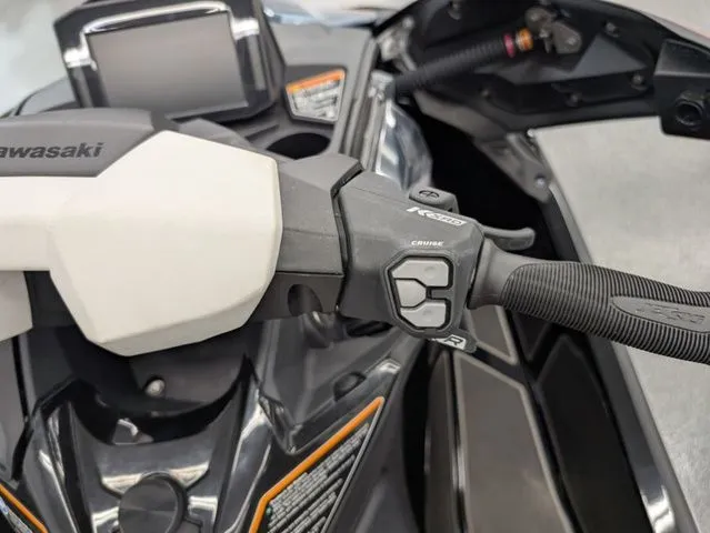 Slide: The Image of Kawasaki ULTRA 160LX-S 2025 - 7