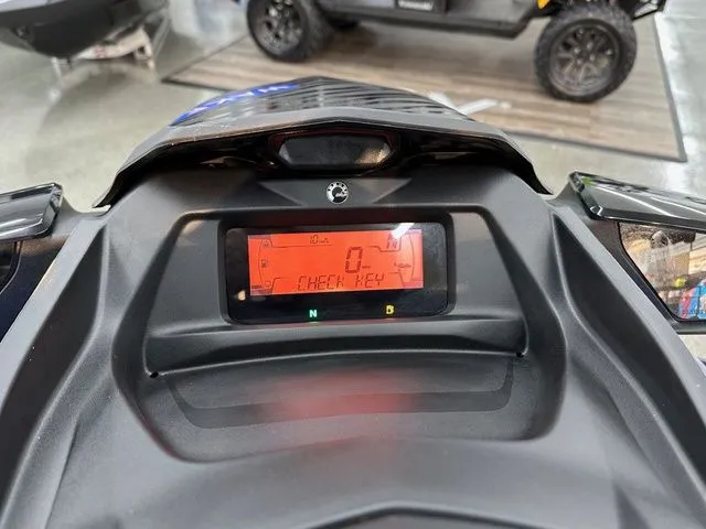 Slide: The Image of Sea-Doo Wake 170 BRP Premium Audio, iDF, iBR 2026 - 6