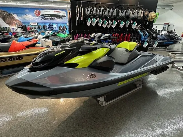 Slide: The Image of Sea-Doo RXP-X 2026 - 4