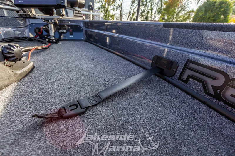 Slide: The Image of 2024 Recon 985 SC boat interior with Lakeside Marina logo. - 27