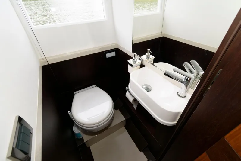 Slide: The Image of Galeon 640 Fly 2018 - 57