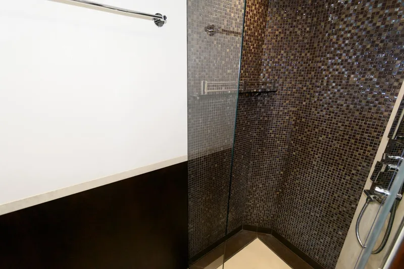 Slide: The Image of Galeon 640 Fly 2018 - 58