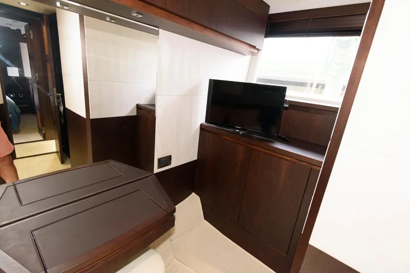 Slide: The Image of Galeon 640 Fly 2018 - 60