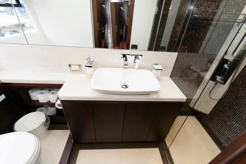 Slide: The Image of Galeon 640 Fly 2018 - 65