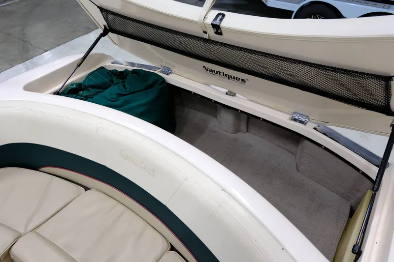 Slide: The Image of Correct Craft Sport Nautique 1998 - 12