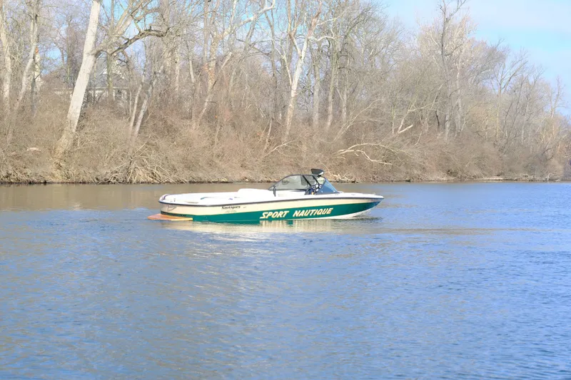 Slide: The Image of Correct Craft Sport Nautique 1998 - 24