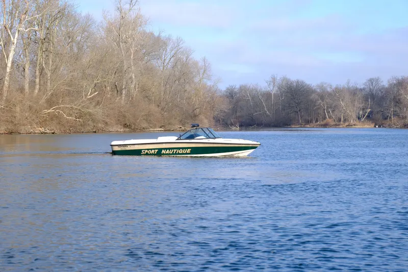 Slide: The Image of Correct Craft Sport Nautique 1998 - 25