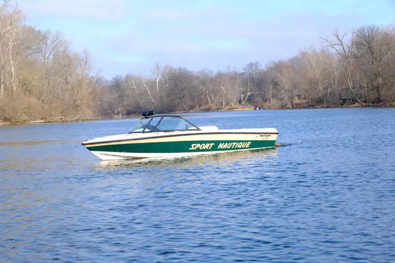 Slide: The Image of Correct Craft Sport Nautique 1998 - 26