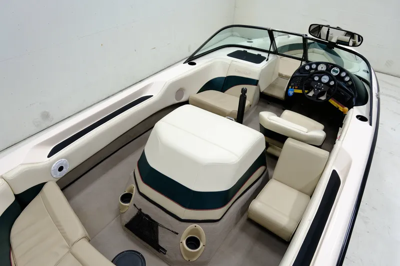 Slide: The Image of Correct Craft Sport Nautique 1998 - 8