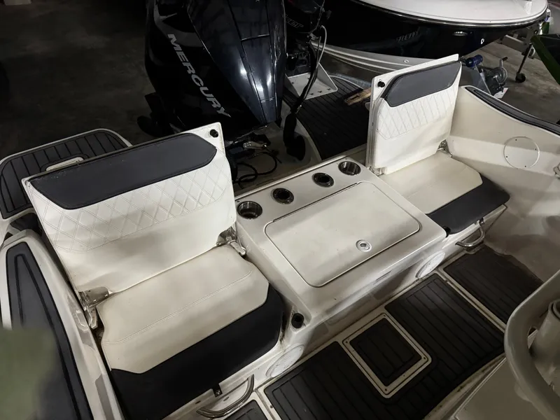Slide: The Image of Bayliner Trophy T22CC 2023 - 14