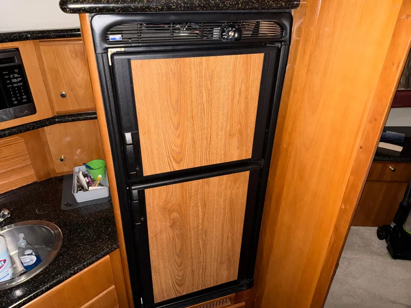 Slide: The Image of Kitchen area of Carver 356 Aft Cabin Motor Yacht, 2001 model. - 29