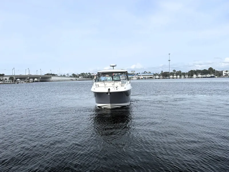 Slide: The Image of Sea Ray Sundancer 320 2023 - 2