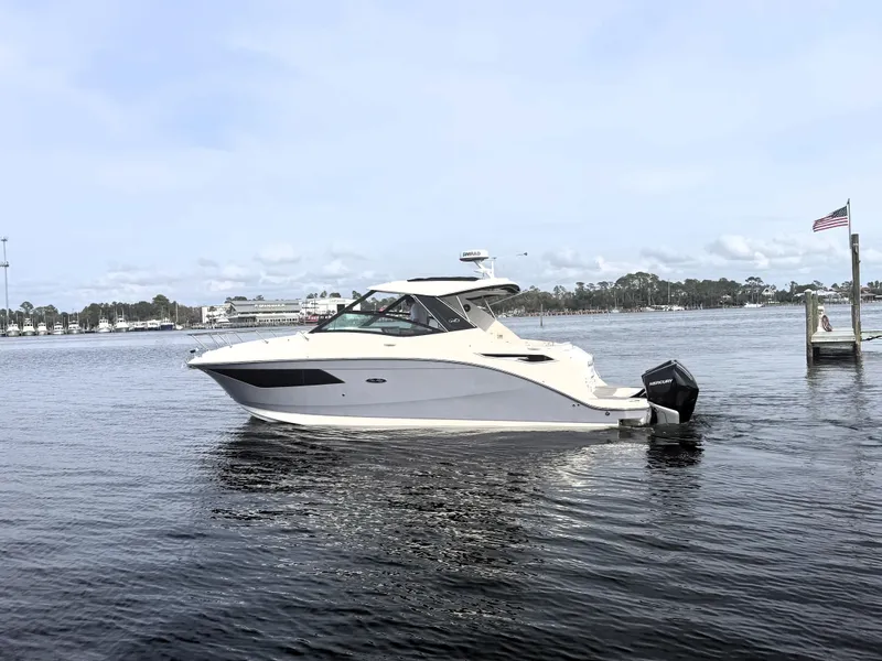 Slide: The Image of Sea Ray Sundancer 320 2023 - 42