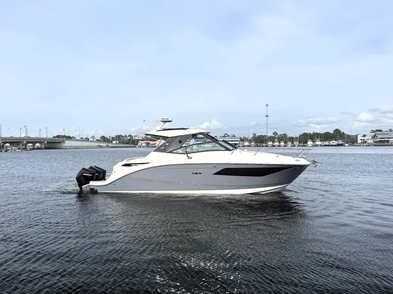 Slide: The Image of Sea Ray Sundancer 320 2023 - 46