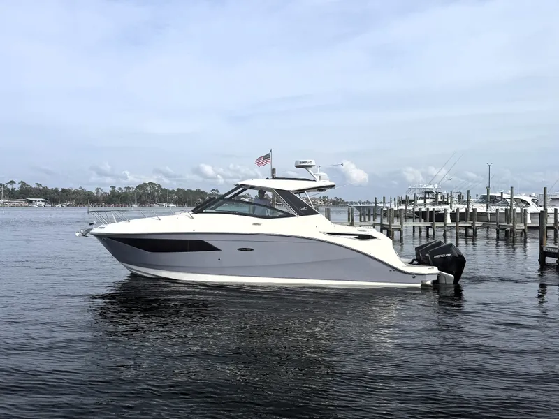 Slide: The Image of Sea Ray Sundancer 320 2023 - 52